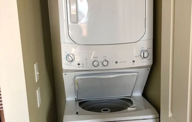 Studio, 1 bath, 442 sqft, $1,100, Unit 523