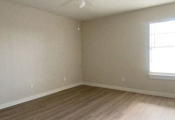 2 beds, 1 bath, 900 sqft, $1,499, Unit ELP2202-234