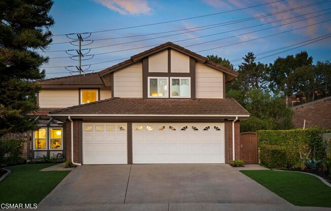 Gorgeous Shadow Run Home perched on a quiet cul de sac in Moorpark with access to community Pool & Spa!