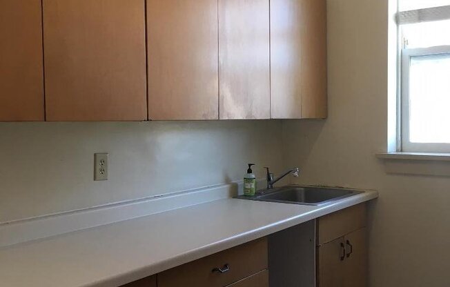 2 beds, 1 bath, 1,000 sqft, $925, Unit 1