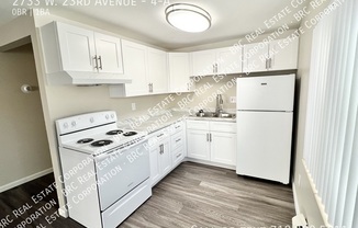 2733 W 23 AVE