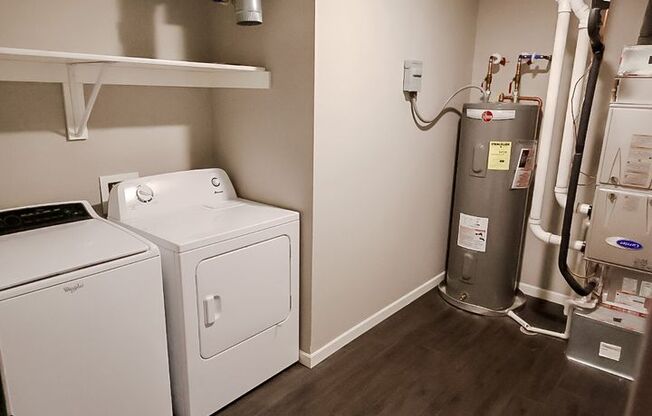 3 beds, 2 baths, 1,180 sqft, $1,500, Unit 3500-104