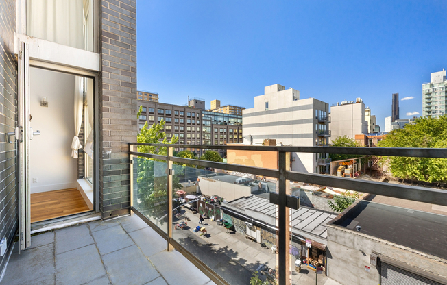 1 bed, 2 baths, $4,000, Unit 4E