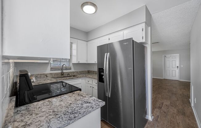 2 beds, 1 bath, 800 sqft, $1,595, Unit 621-4