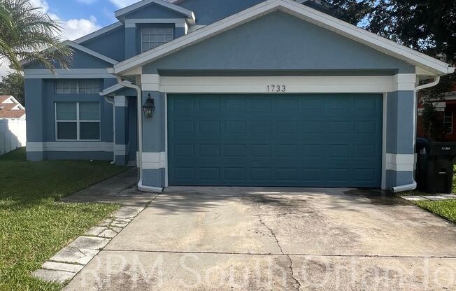 Beautiful 4 Bedroom 2.5 Bath Home with Heated Pool and Spa for Lease in Orlando