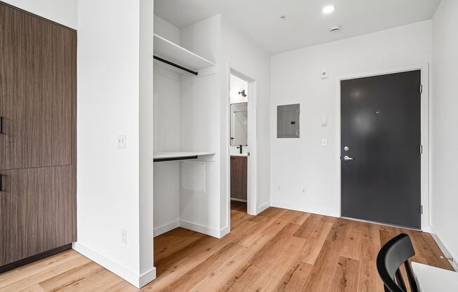 Studio, 1 bath, 250 sqft, $1,204, Unit 102