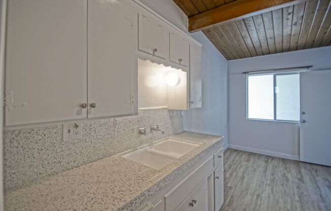 2605 Ruhland Ave.