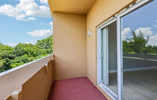 2 beds, 2 baths, $2,200, Unit R- 207