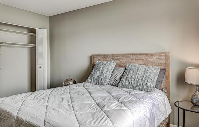 2 beds, 1 bath, 860 sqft, $1,154