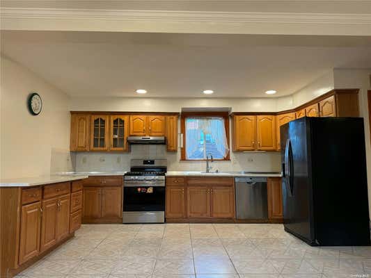 3 beds, 2 baths, 1,450 sqft, $3,700, Unit 1F