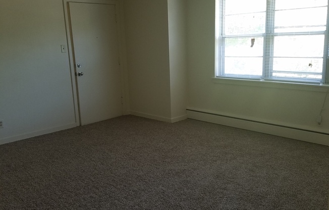 2 beds, 1 bath, 740 sqft, $775, Unit 1500-203