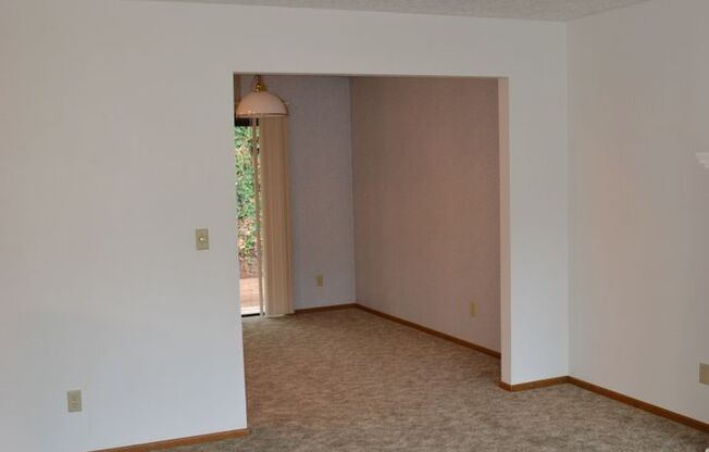 BEAUTIFUL 3 BEDROOM 3 BATH HOUSE LOCATED IN SOUTH SALEM