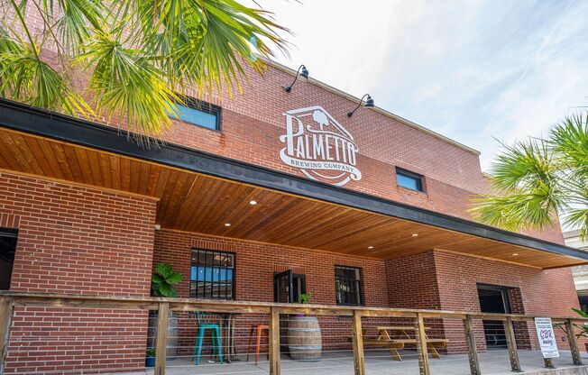 2 beds, 1 bath, 850 sqft, $2,100, Unit 111