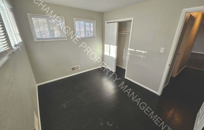 3 beds, 1 bath, $1,225