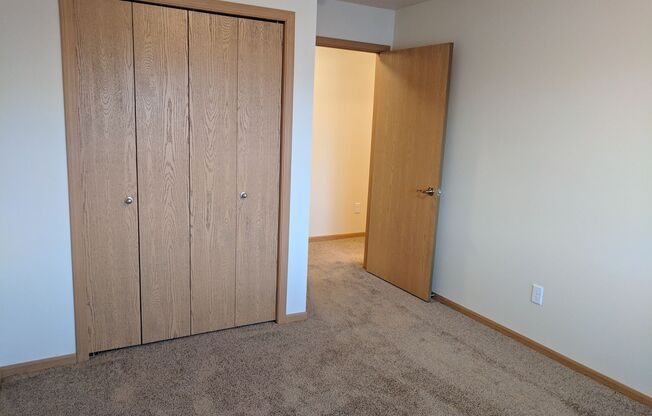 3 beds, 2 baths, 1,238 sqft, $1,410, Unit 615-301