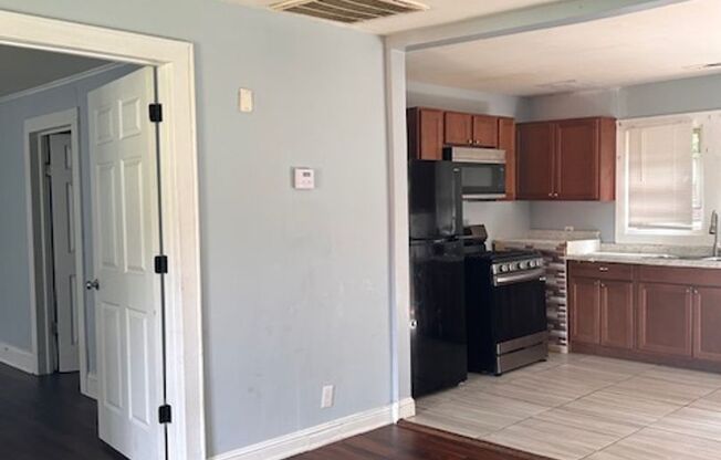 3 beds, 2 baths, $1,500