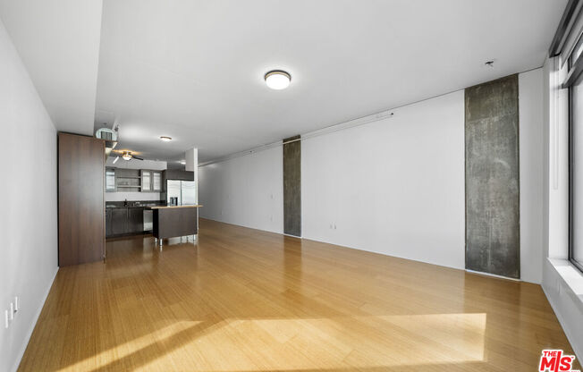 1 bed, 1 bath, 1,040 sqft, $2,895, Unit 1008