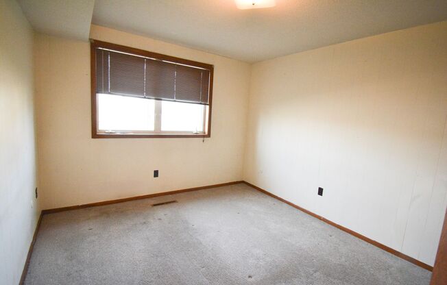 2 beds, 1 bath, $1,175, Unit #4