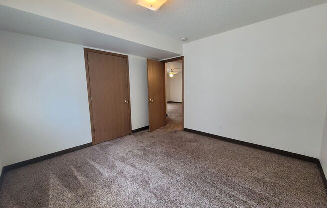2 beds, 1 bath, $925, Unit 508