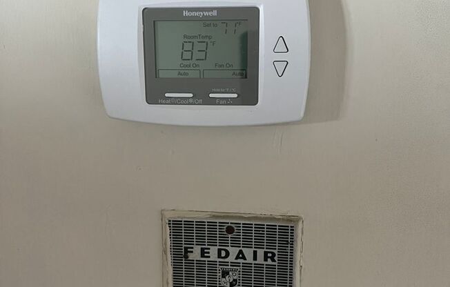 2 beds, 1 bath, 800 sqft, $1,700, Unit 2502-204