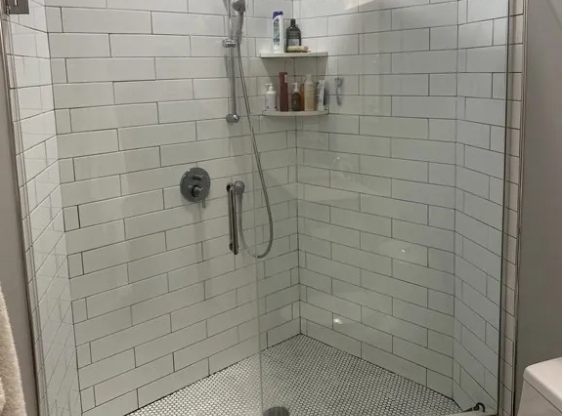 2 beds, 2 baths, $3,900, Unit 6