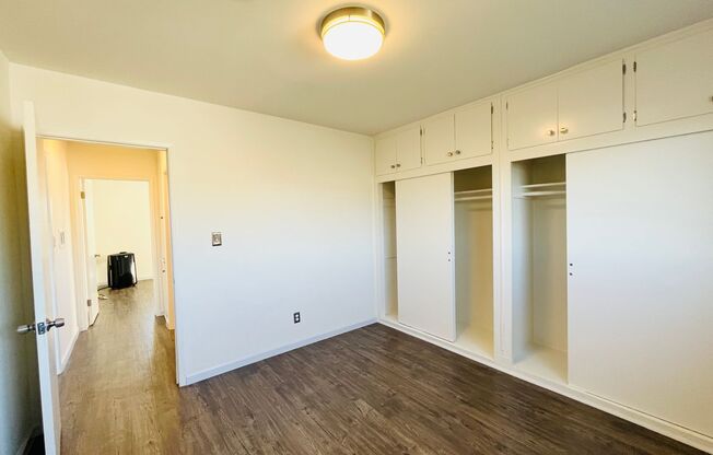 2 beds, 1 bath, $2,495, Unit 5