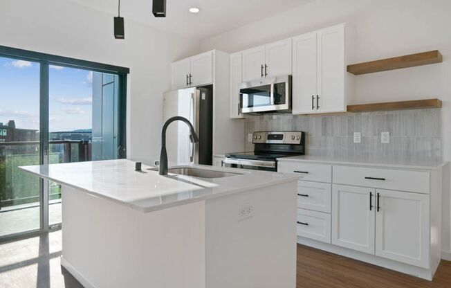 2 beds, 2 baths, 966 sqft, $2,600, Unit 418