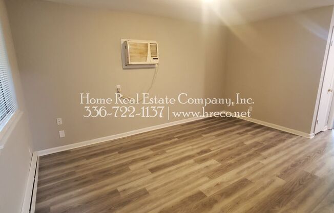 2 beds, 1 bath, $795, Unit 1