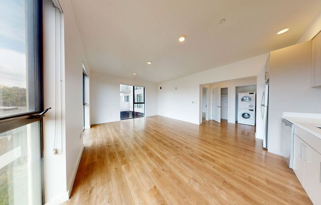 2 beds, 2 baths, 980 sqft, $2,845, Unit 202