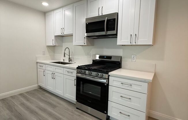 2 beds, 1 bath, 850 sqft, $2,325, Unit 9185-10