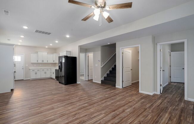 4 beds, 4 baths, 1,900 sqft, $2,540, Unit Unit B