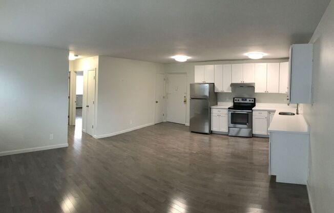 2 beds, 1 bath, 830 sqft, $2,446, Unit 212