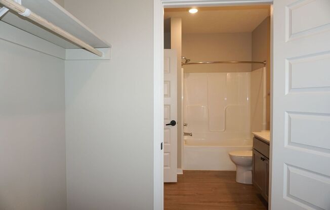 1 bed, 1 bath, 730 sqft, $1,299, Unit 446
