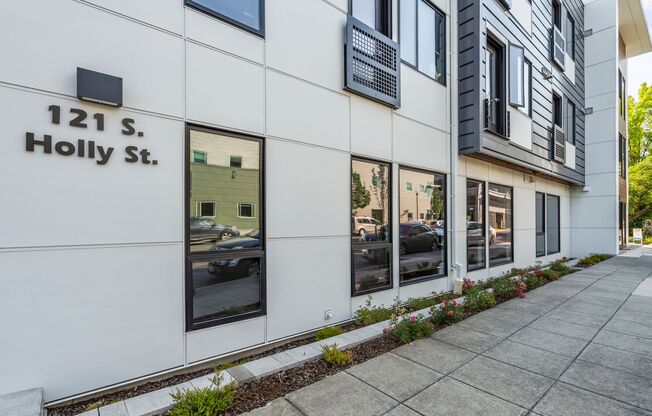 1 bed, 1 bath, 458 sqft, $1,375, Unit 215