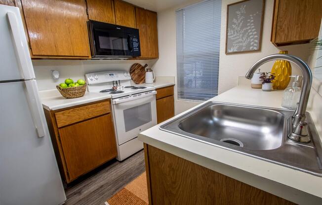 2 beds, 2 baths, 987 sqft, $969