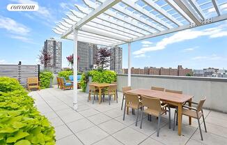 181 E 119 ST