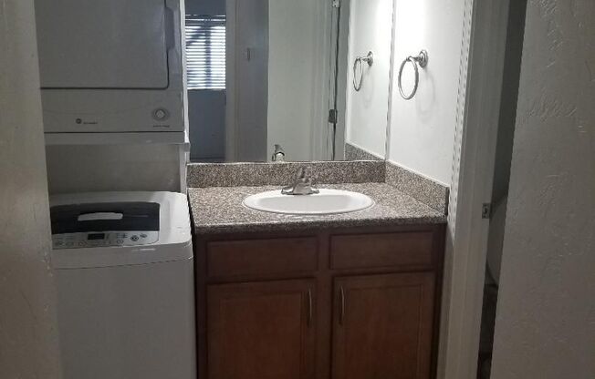 1 bed, 1 bath, 683 sqft, $1,059, Unit 201