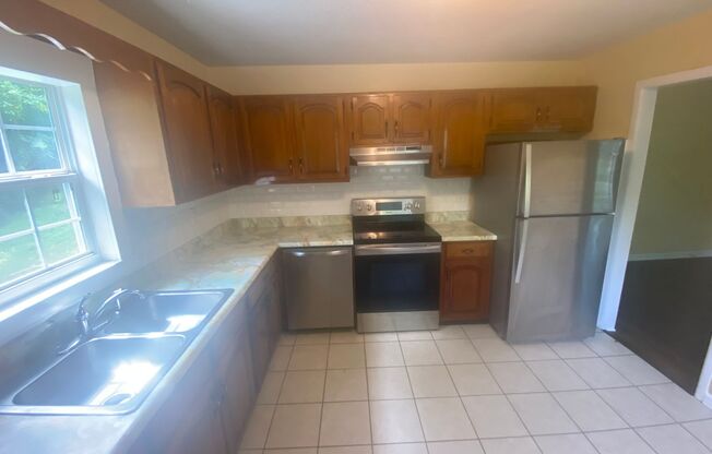 3 bed 1 bath in Rossville! $300 off first months rent!