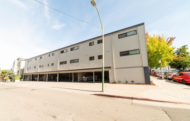 1 bed, 1 bath, $1,695, Unit 212-19