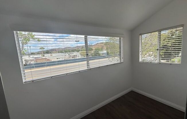 2 beds, 1 bath, 850 sqft, $2,200, Unit 7