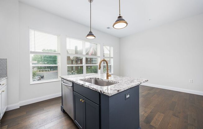 1 bed, 1 bath, 605 sqft, $1,390, Unit 405