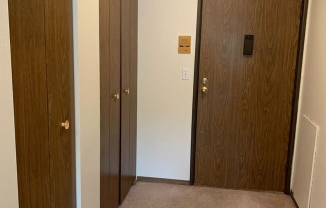 Studio, 1 bath, 325 sqft, $525, Unit 1929-27