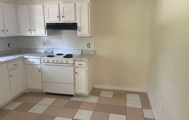 3 beds, 1 bath, $1,200