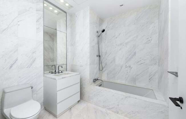 3 beds, 3.5 baths, 2,280 sqft, $28,950, Unit 33W