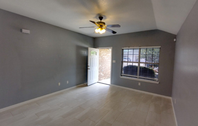 2710 SEABISCUIT DR