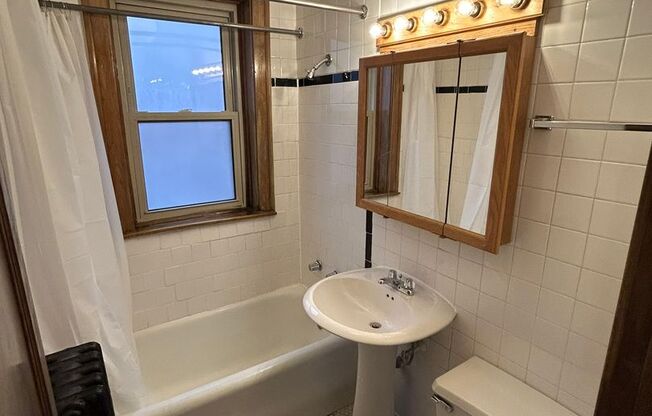 1 bed, 1 bath, 425 sqft, $1,965, Unit 233-322