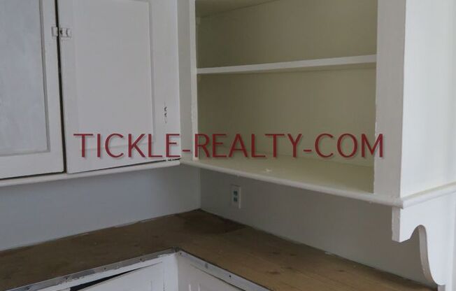 3 beds, 1 bath, $1,395