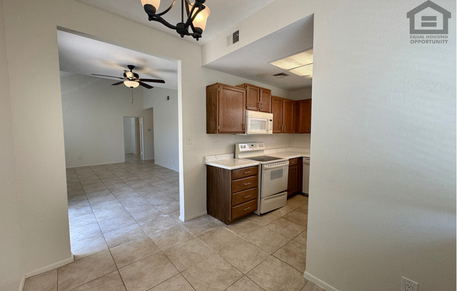 2 beds, 2 baths, $1,099, Unit UNIT 2034