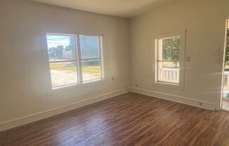 2 beds, 1 bath, $900