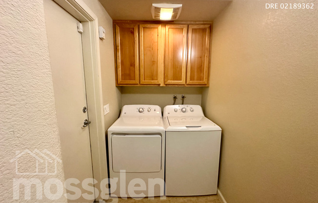 2 beds, 2 baths, $2,400, Unit #427